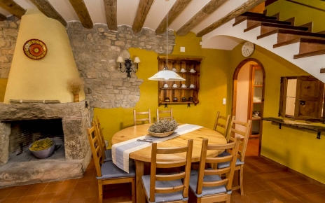 Indoor dining area can seat 6 to 8 people